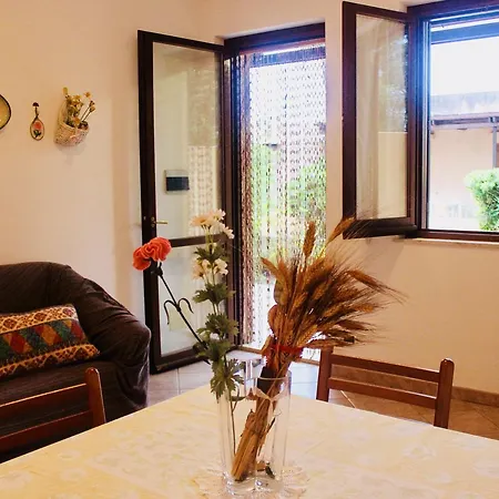 Casa vacanze Barbara Per 4 Adulti , Spazio Esterno E Parcheggio *