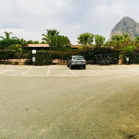 Barbara Per 4 Adulti , Spazio Esterno E Parcheggio *
