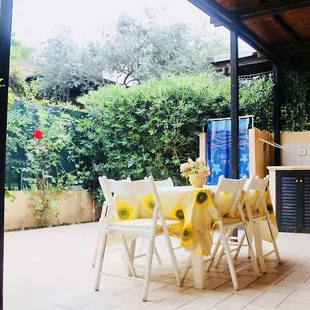 Hébergement de vacances Barbara Per 4 Adulti , Spazio Esterno E Parcheggio *